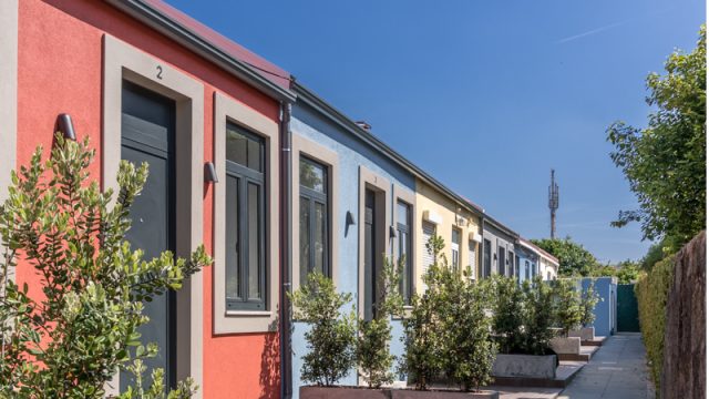 Reconstrução de casas na Foz Velha